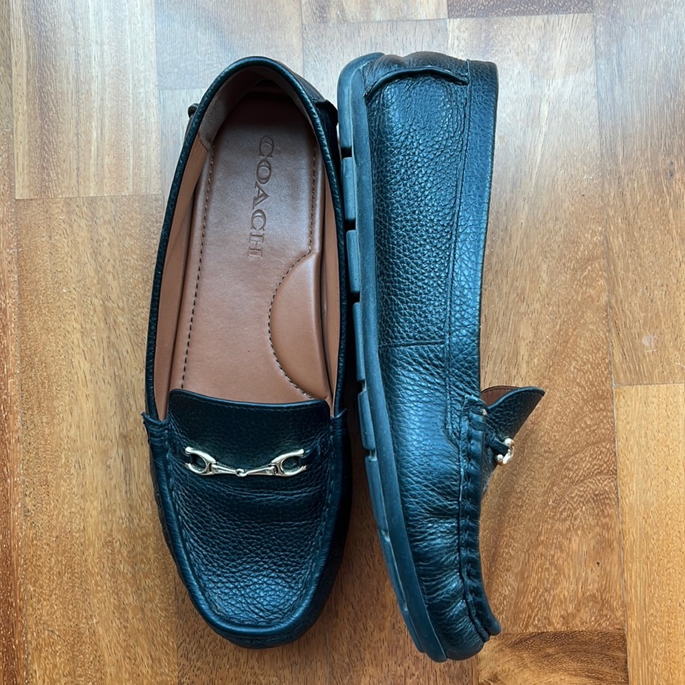 COACH size 7.5 black leather loafer